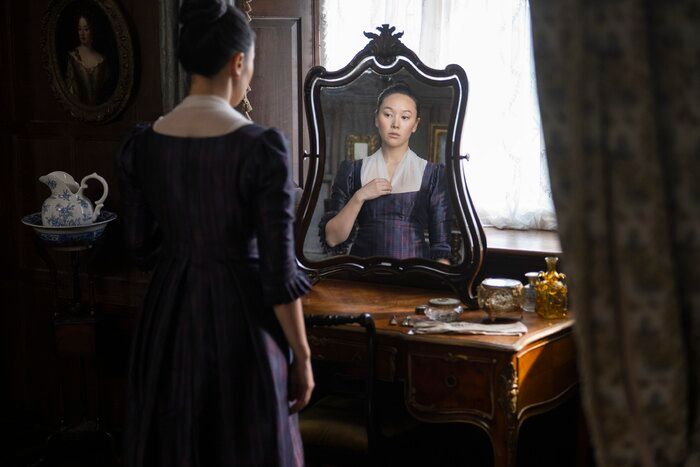 Video/Photos: Julie Andrews Returns as Lady Whistledown in BRIDGERTON Season 4 Trailer  Image