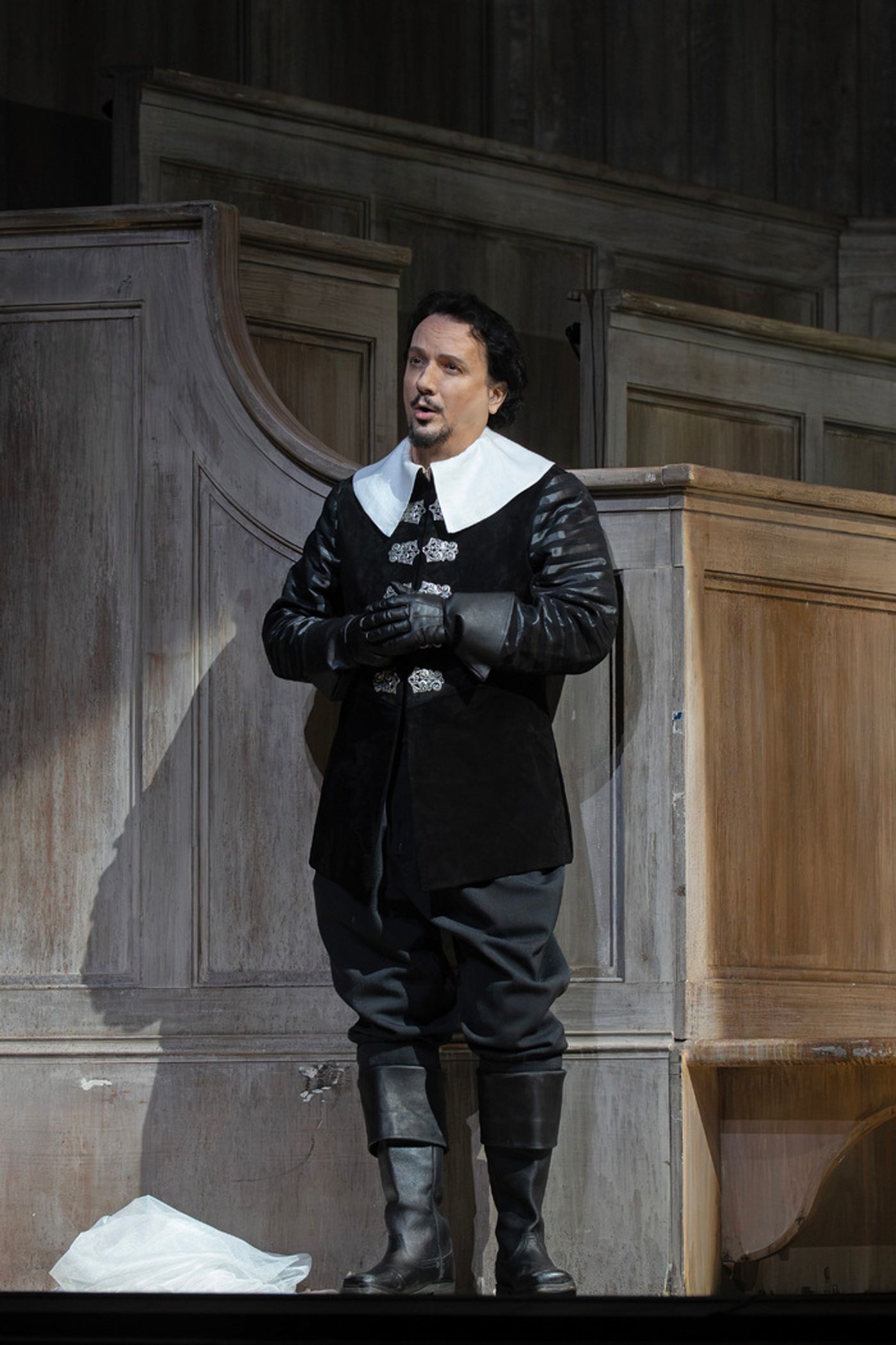 Photos: First Look at the Metropolitan Opera’s New Production of Bellini’s I PURITANI  Image