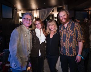 Kurt Russell, Meredith Hagner, Goldie Hawn, Wyatt Russell Photo
