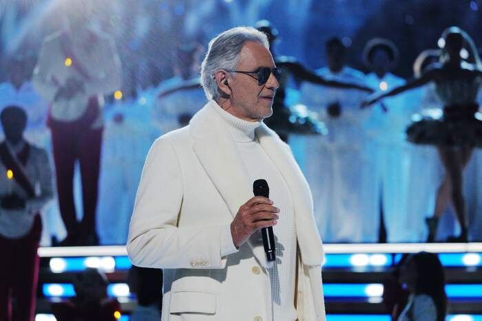 Photos: Andrea Bocelli, HUNTR/X, & More at SNOOP’S HOLIDAY HALFTIME PARTY  Image