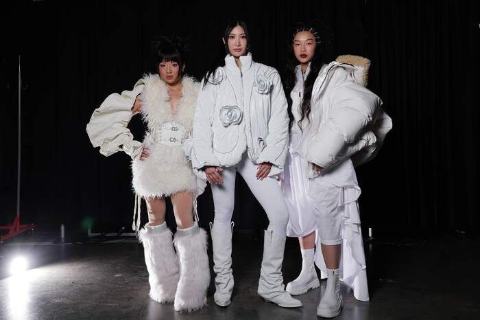 Photos: Andrea Bocelli, HUNTR/X, & More at SNOOP’S HOLIDAY HALFTIME PARTY  Image