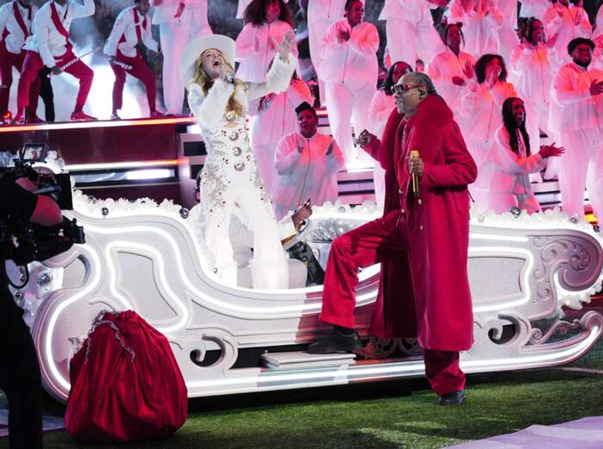 Lainey Wilson and Snoop Dogg  at 