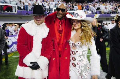 Snoop Dogg and Lainey Wilson Photo