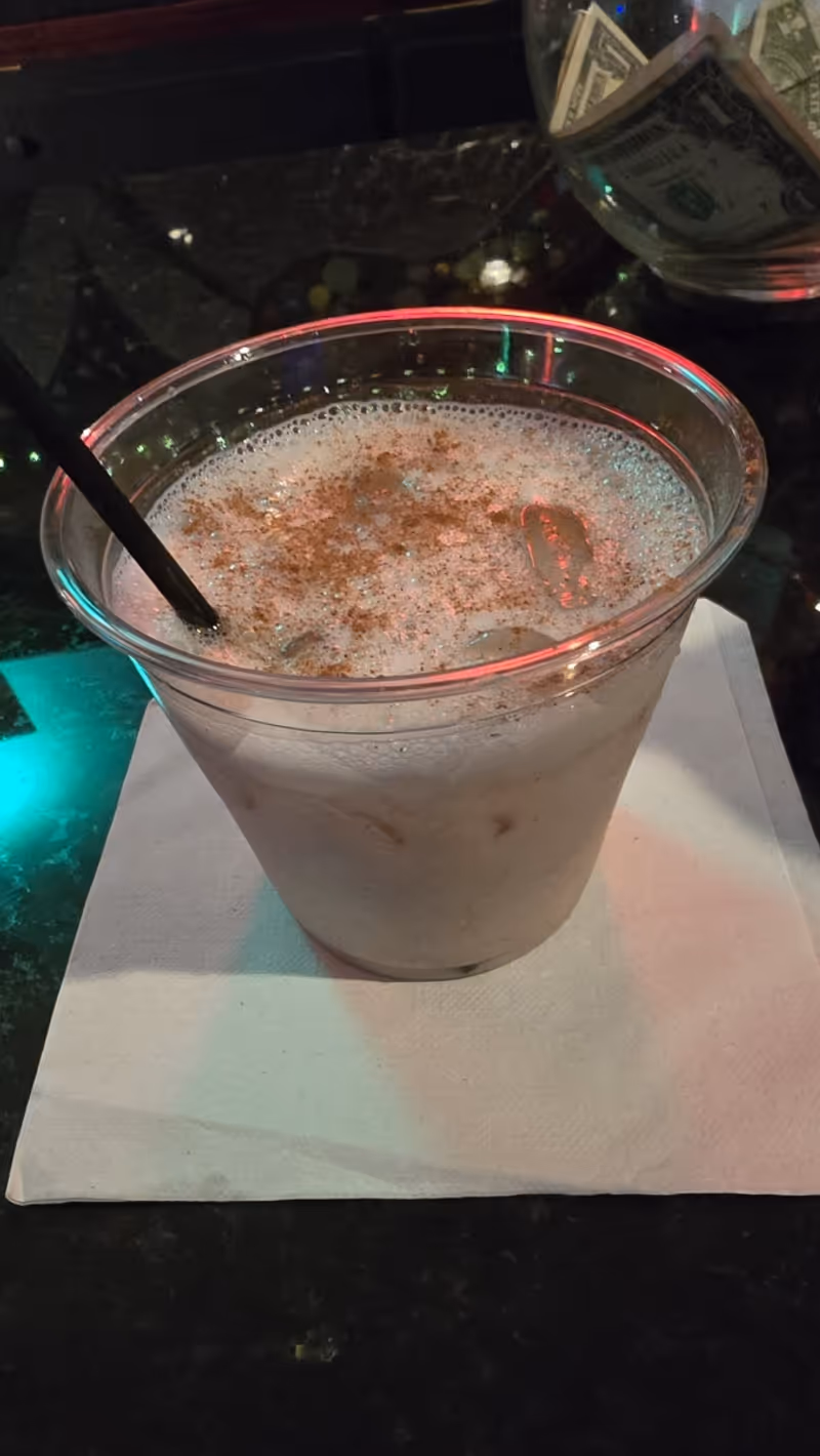 Review: CHAMPAGNE AND MISTLETOE at Vapors Live in Hot Springs Image