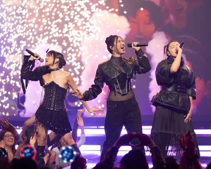 Photos: Diana Ross, Mariah Carey, & More Ring in 2026 at NEW YEAR’S ROCKIN’ EVE — photo 20 of 43