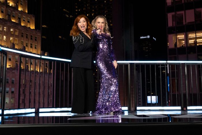 Photos: Diana Ross, Mariah Carey, & More Ring in 2026 at NEW YEAR’S ROCKIN’ EVE — photo 29 of 43