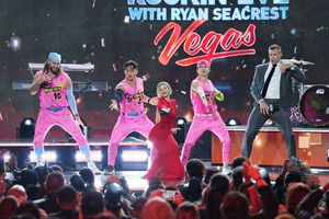 SAVANNAH BANANAS, JULIANNE HOUGH, ROB GRONKOWSKI
 Photo