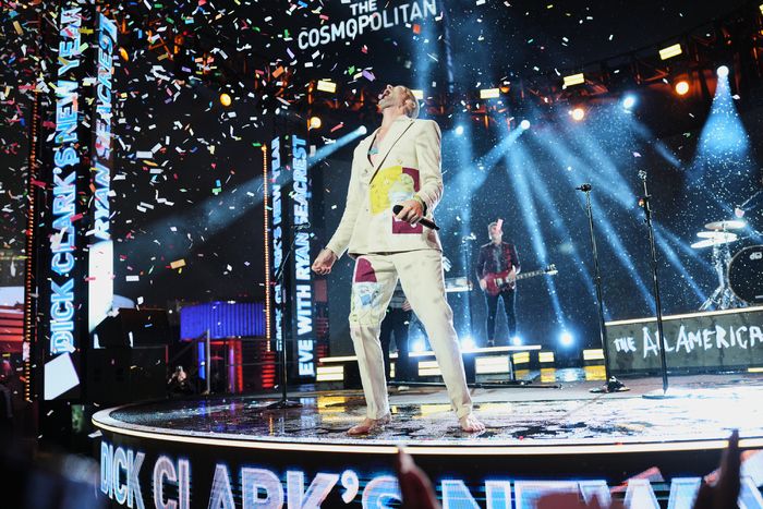 Photos: Diana Ross, Mariah Carey, & More Ring in 2026 at NEW YEAR’S ROCKIN’ EVE — photo 35 of 43