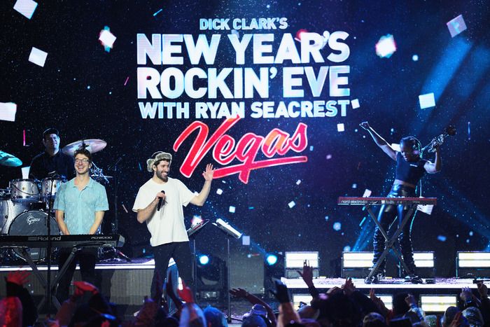 Photos: Diana Ross, Mariah Carey, & More Ring in 2026 at NEW YEAR’S ROCKIN’ EVE — photo 38 of 43