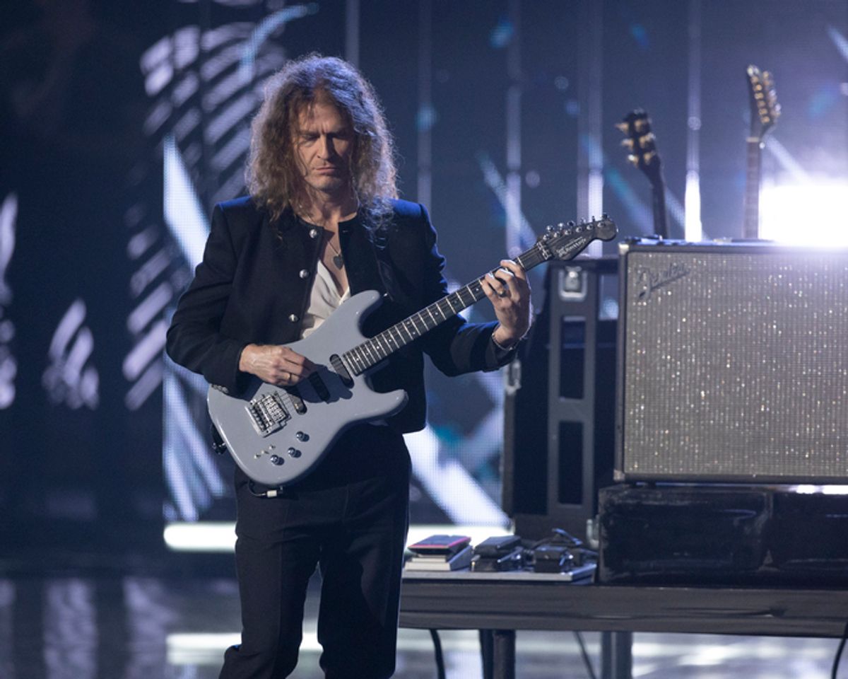 DAVE KEUNING  at 