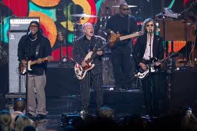 LEON THOMAS III, FLEA, BECK
 Photo