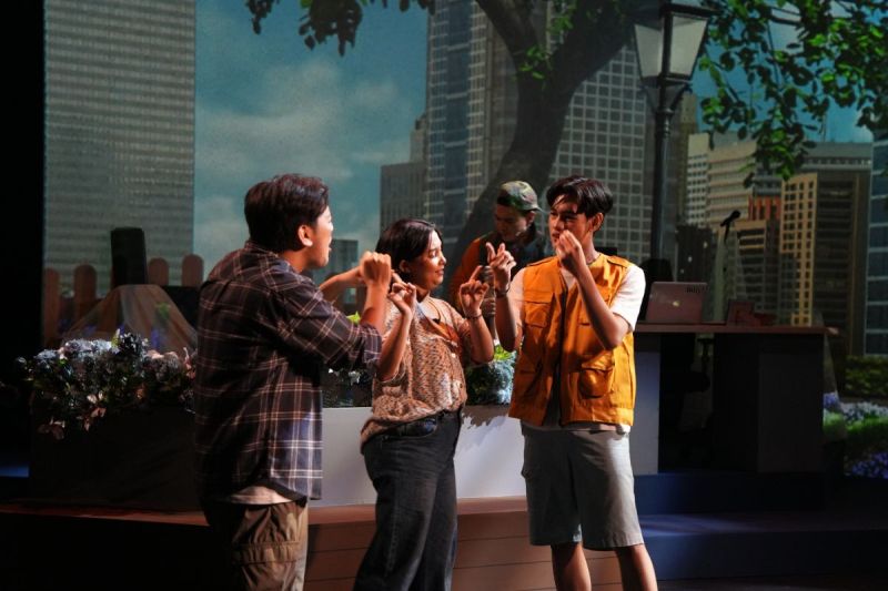 Review: JEMARI Touches Hearts, With and Without Words Image
