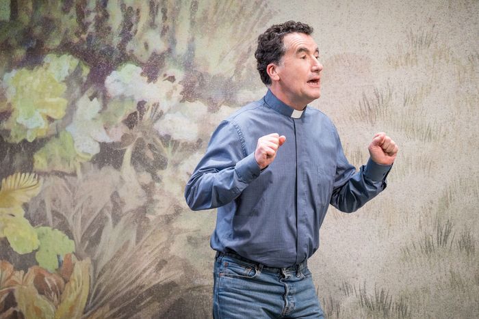 Photos: Sheridan Smith and Romesh Ranganathan in WOMAN IN MIND at the Duke of York’s Theatre — photo 3 of 25