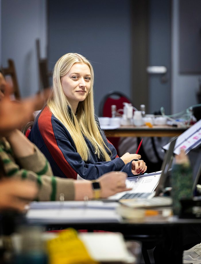 Photos: BEAUTIFUL LITTLE FOOL in Rehearsal at Southwark Playhouse — photo 12 of 15