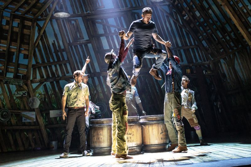 Review: SHUCKED at Orpheum Theatre Minneapolis Image