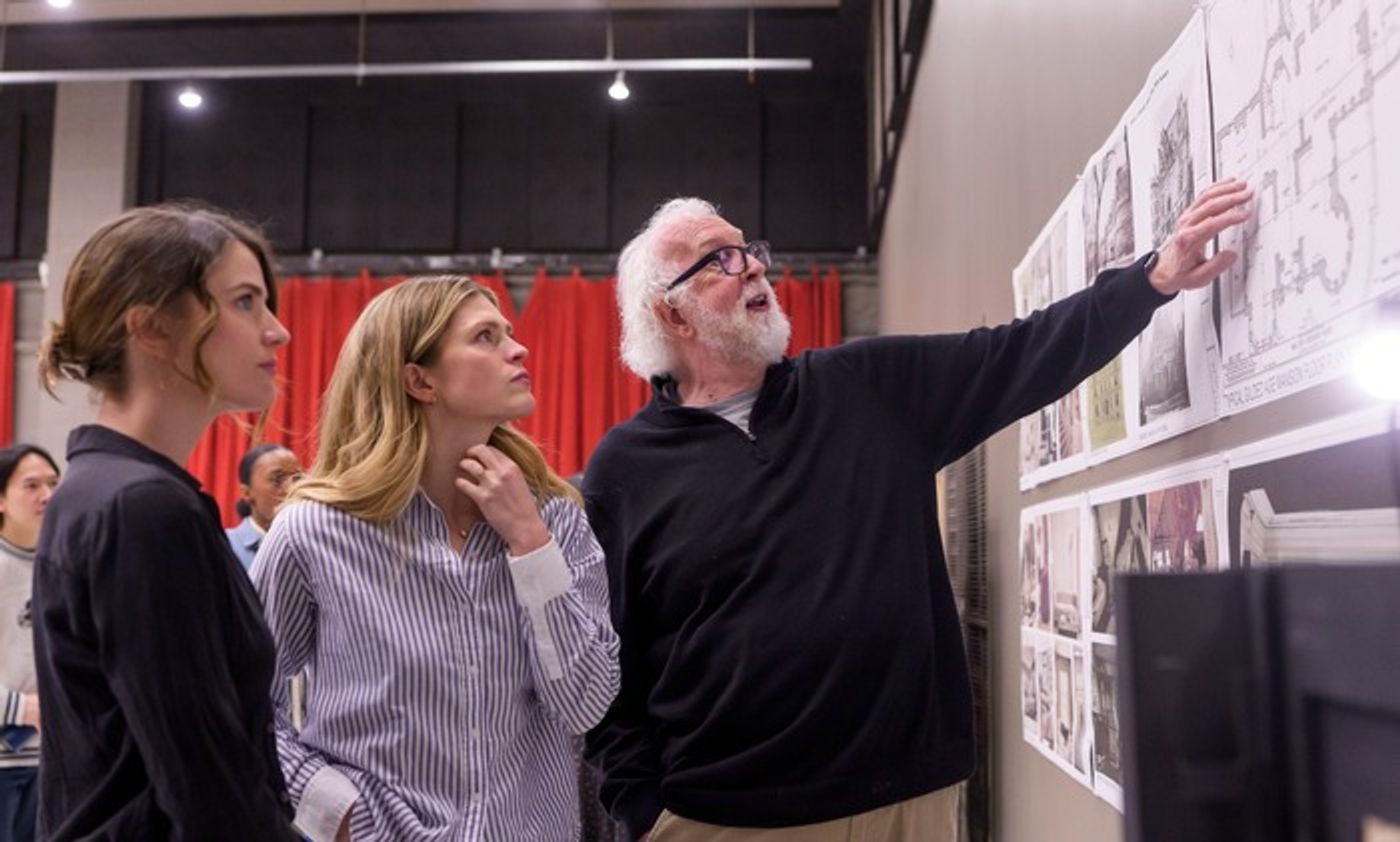 Photos: Wesley Taylor, Molly Griggs and More in Rehearsals for HOLIDAY at Goodman  Image