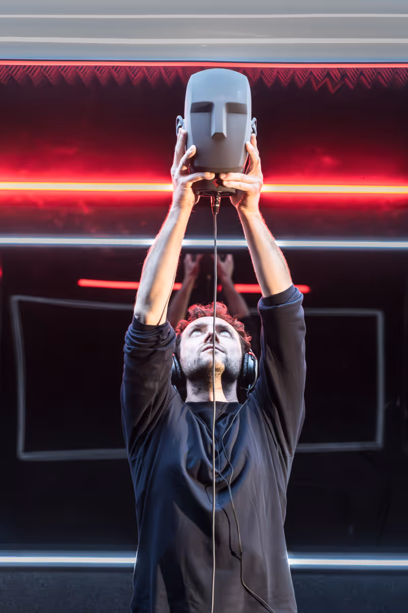 Review: A GHOST IN YOUR EAR, Hampstead Theatre Image