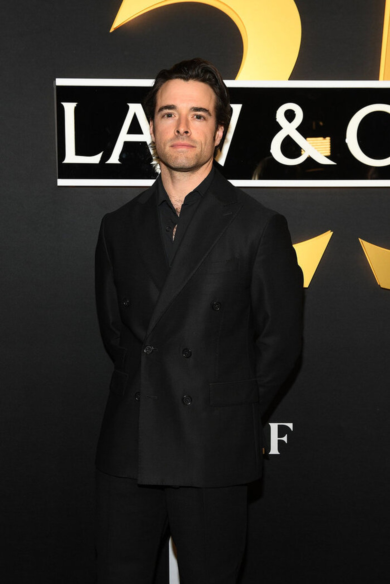 Photos: Raúl Esparza, Corey Cott, & More Attend LAW & ORDER Season 25 Celebration — photo 8 of 43