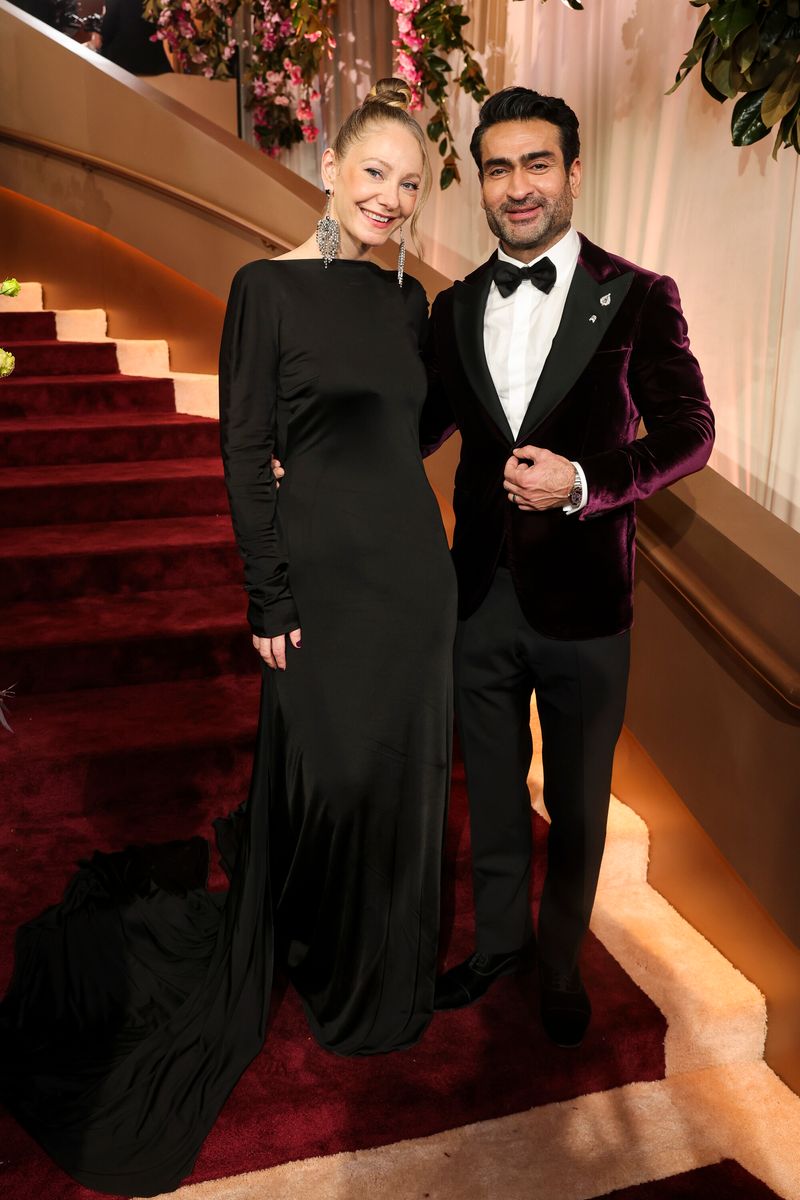 Photos: Sarah Snook, Emma Stone, & More on the 2026 Golden Globes Red Carpet — photo 21 of 44