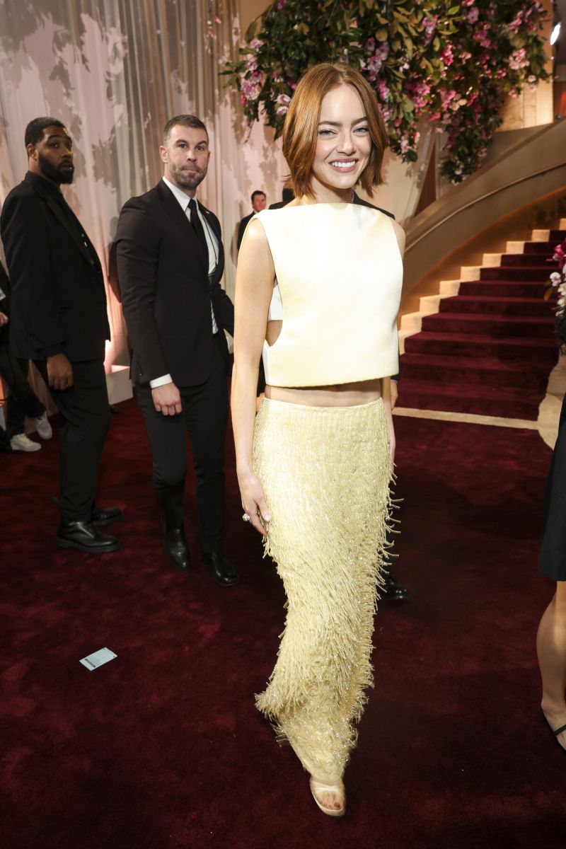 Photos: Sarah Snook, Emma Stone, & More on the 2026 Golden Globes Red Carpet — photo 11 of 44