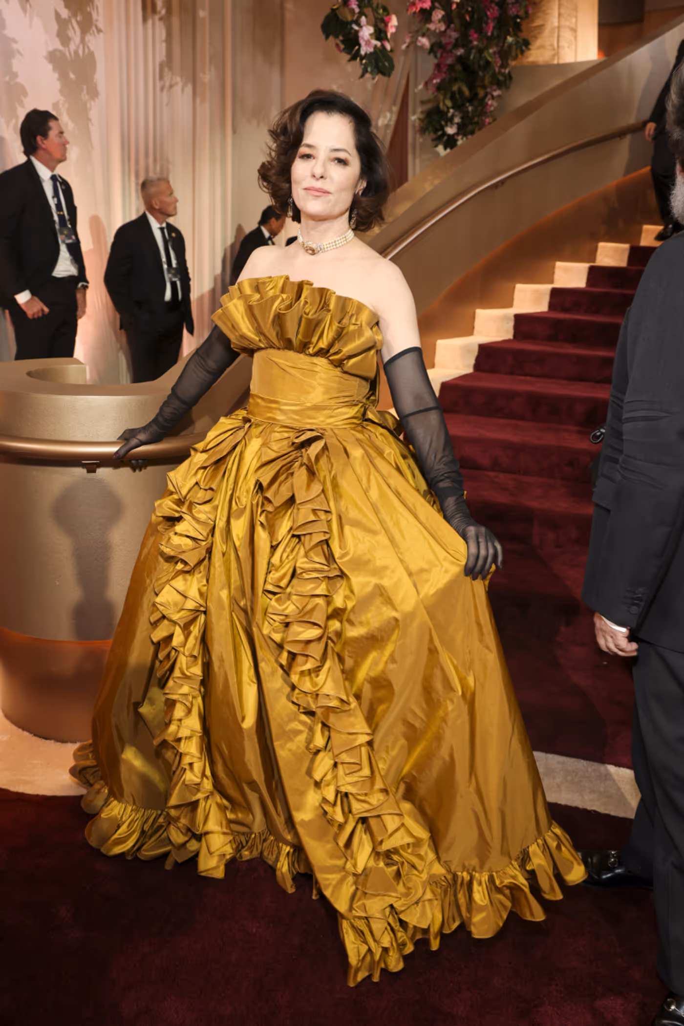 Photos: Sarah Snook, Emma Stone, & More on the 2026 Golden Globes Red Carpet  Image