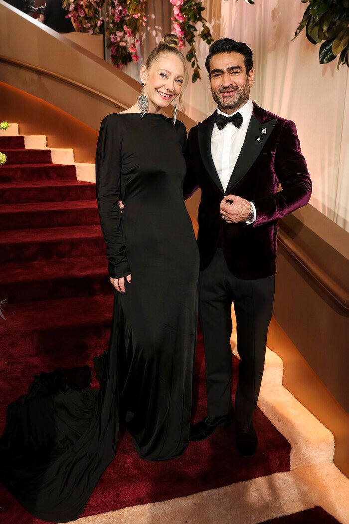 Photos: Sarah Snook, Emma Stone, & More on the 2026 Golden Globes Red Carpet — photo 21 of 44