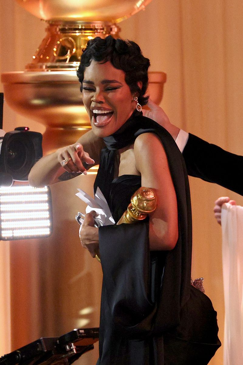 Photos: Inside the 2026 Golden Globes with Ariana Grande, Jennifer Lopez, & More — photo 12 of 52