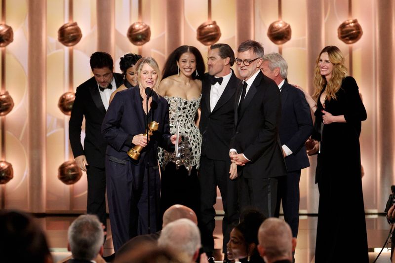 Photos: Inside the 2026 Golden Globes with Ariana Grande, Jennifer Lopez, & More — photo 48 of 52