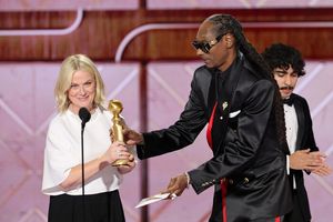 Amy Poehler and Snoop Dogg  Photo
