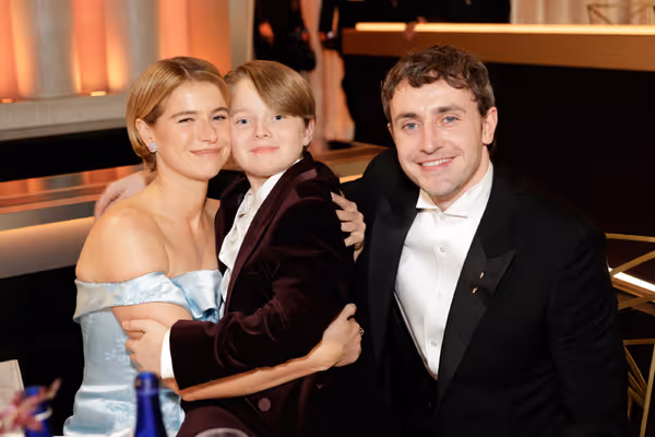 Jessie Buckley, Jacobi Jupe and Paul Mescal  Photo