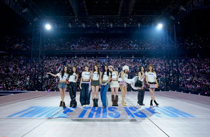 Photos: K-Pop Stars TWICE Kick Off World Tour in Vancouver  Image