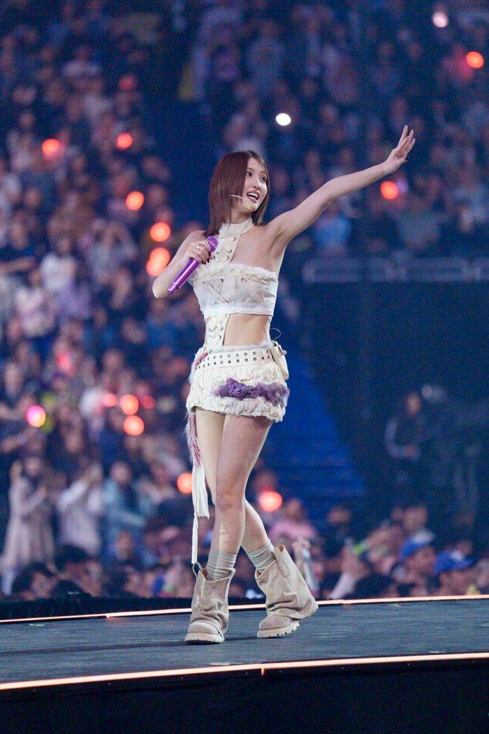 Photos: K-Pop Stars TWICE Kick Off World Tour in Vancouver  Image