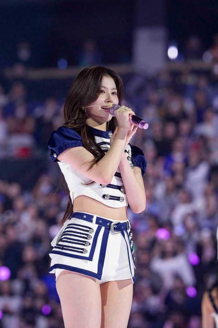 Photos: K-Pop Stars TWICE Kick Off World Tour in Vancouver  Image