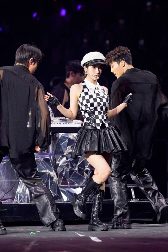 Photos: K-Pop Stars TWICE Kick Off World Tour in Vancouver  Image