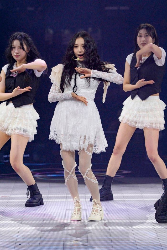 Photos: K-Pop Stars TWICE Kick Off World Tour in Vancouver  Image