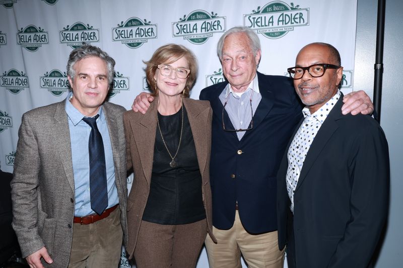 Photos: Ethan Hawke, Mark Ruffalo, & More at ALL THE PRESIDENT’S MEN Reading — photo 23 of 29