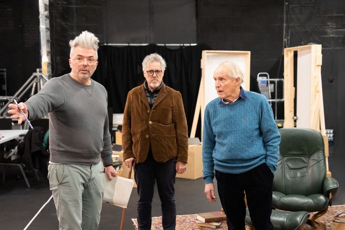 Photos: I'M SORRY, PRIME MINISTER in Rehearsal — photo 2 of 13