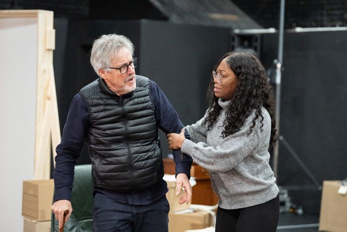 Photos: I'M SORRY, PRIME MINISTER in Rehearsal — photo 7 of 13