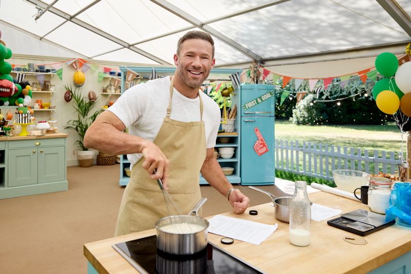 Video/Photos: Andrew Rannells Is Back in New Sports Episode of THE GREAT AMERICAN BAKING SHOW Image