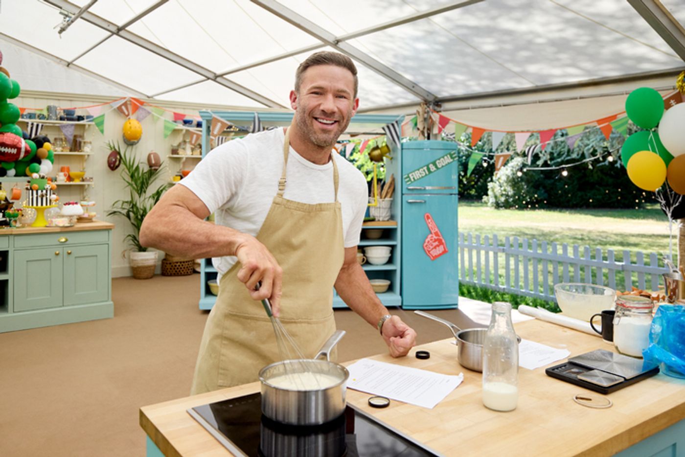 Video/Photos: Andrew Rannells Is Back in New Sports Episode of THE GREAT AMERICAN BAKING SHOW Video/Photos: Andrew Rannells Is Back in New Sports Episode of THE GREAT AMERICAN BAKING SHOW Image