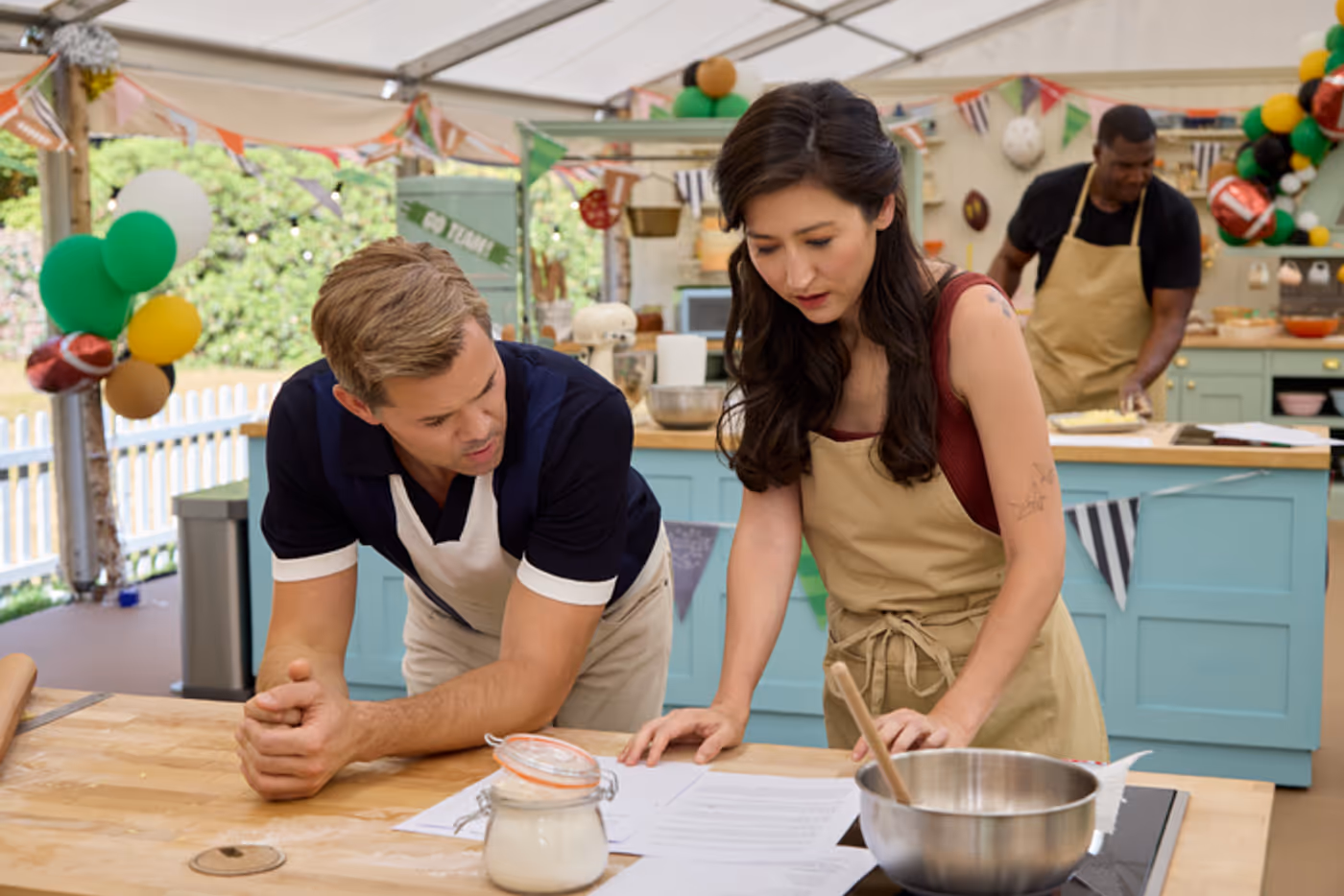 Video/Photos: Andrew Rannells Is Back in New Sports Episode of THE GREAT AMERICAN BAKING SHOW Video/Photos: Andrew Rannells Is Back in New Sports Episode of THE GREAT AMERICAN BAKING SHOW Image