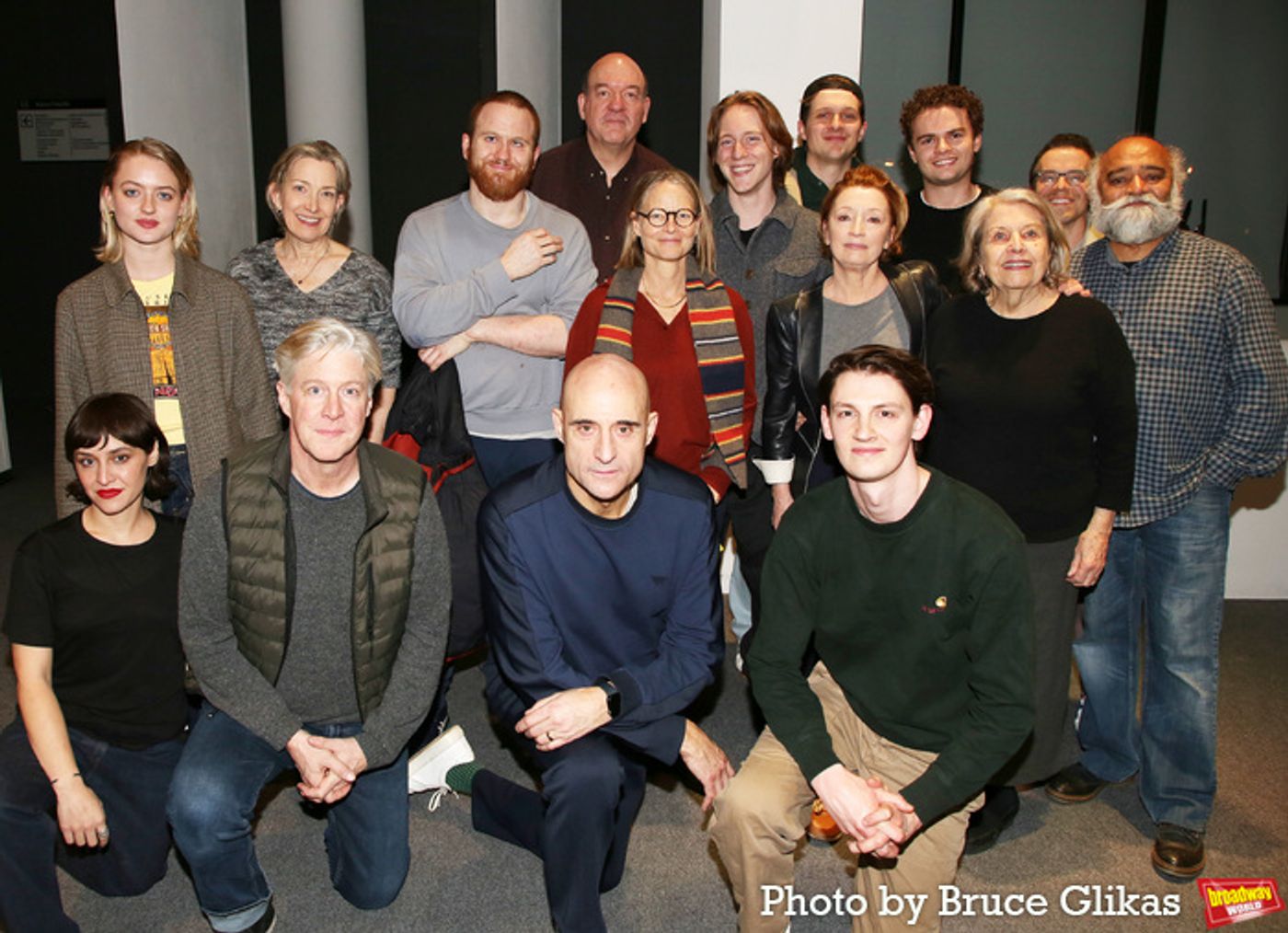 Photos: Jodie Foster Visits OEDIPUS Starring Mark Strong and Lesley Manville Photos: Jodie Foster Visits OEDIPUS Starring Mark Strong and Lesley Manville Image