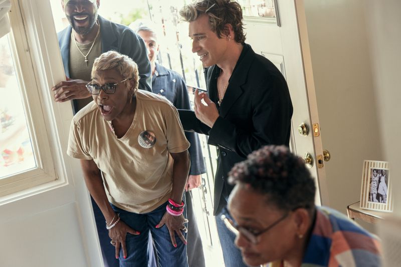 Video/Photos: The Fab Five Return for Tenth and Final Season of QUEER EYE Image