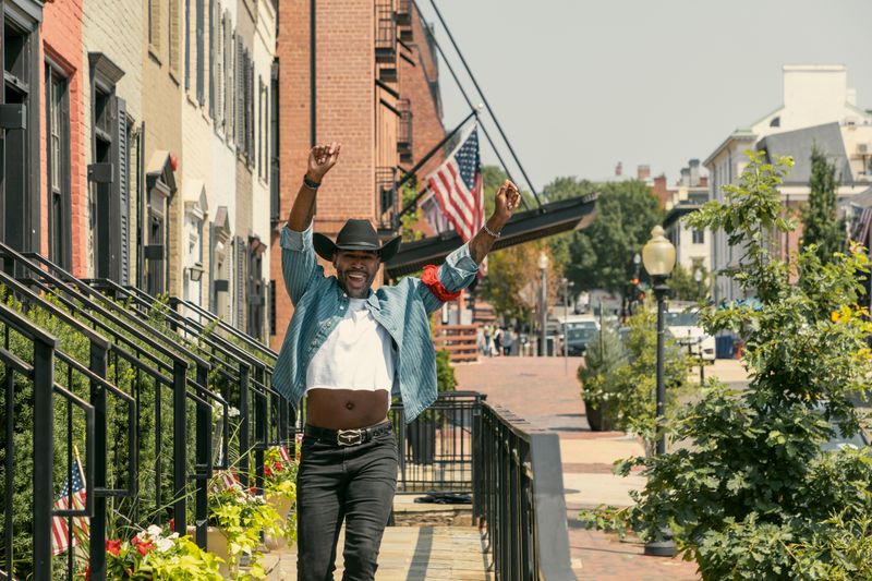 Video/Photos: The Fab Five Return for Tenth and Final Season of QUEER EYE Image