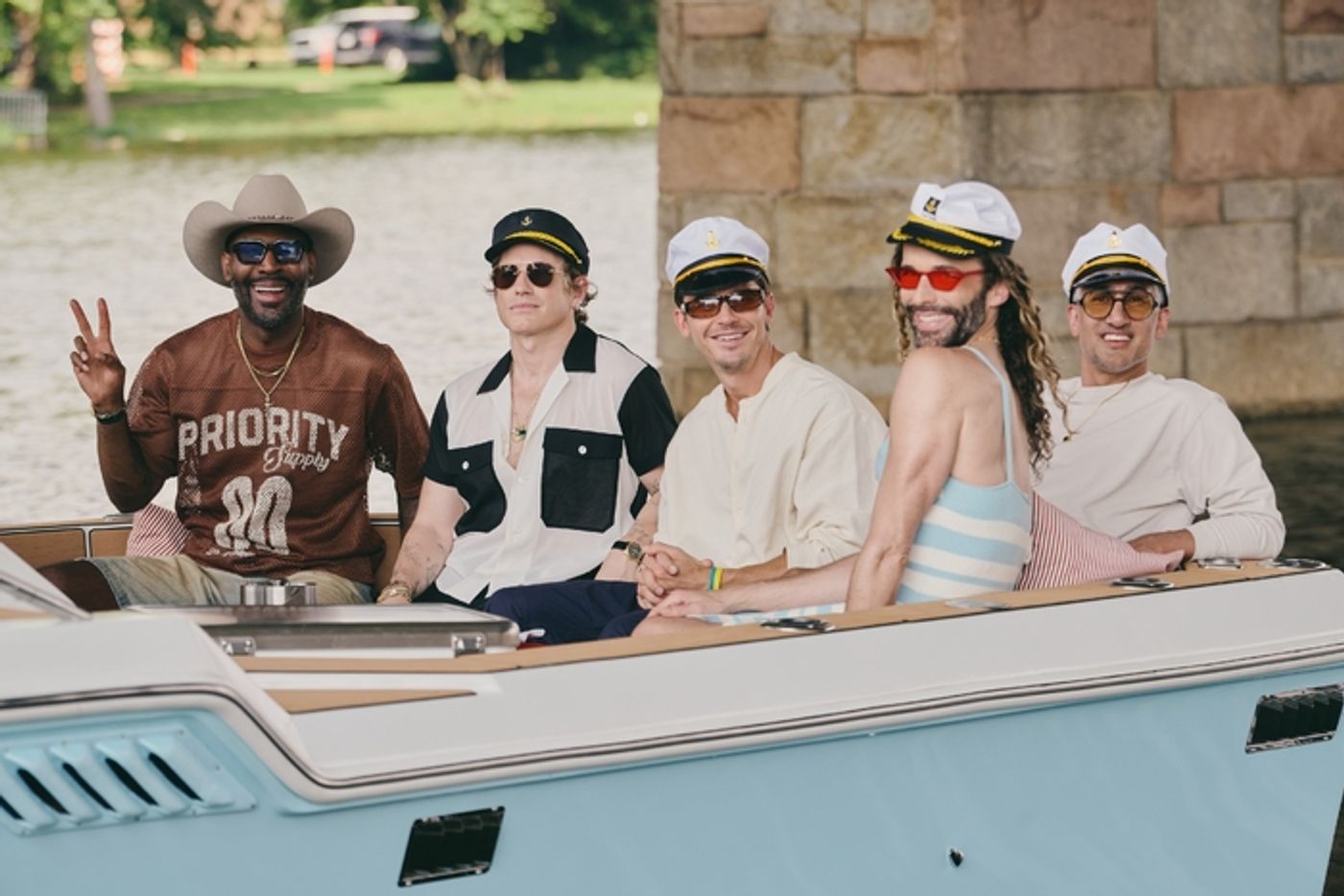 Video/Photos: The Fab Five Return for Tenth and Final Season of QUEER EYE  Image