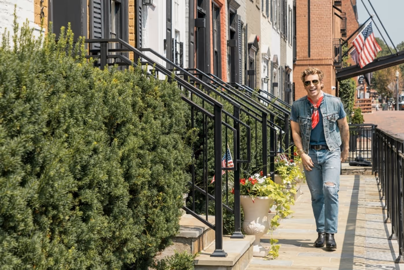 Video/Photos: The Fab Five Return for Tenth and Final Season of QUEER EYE  Image