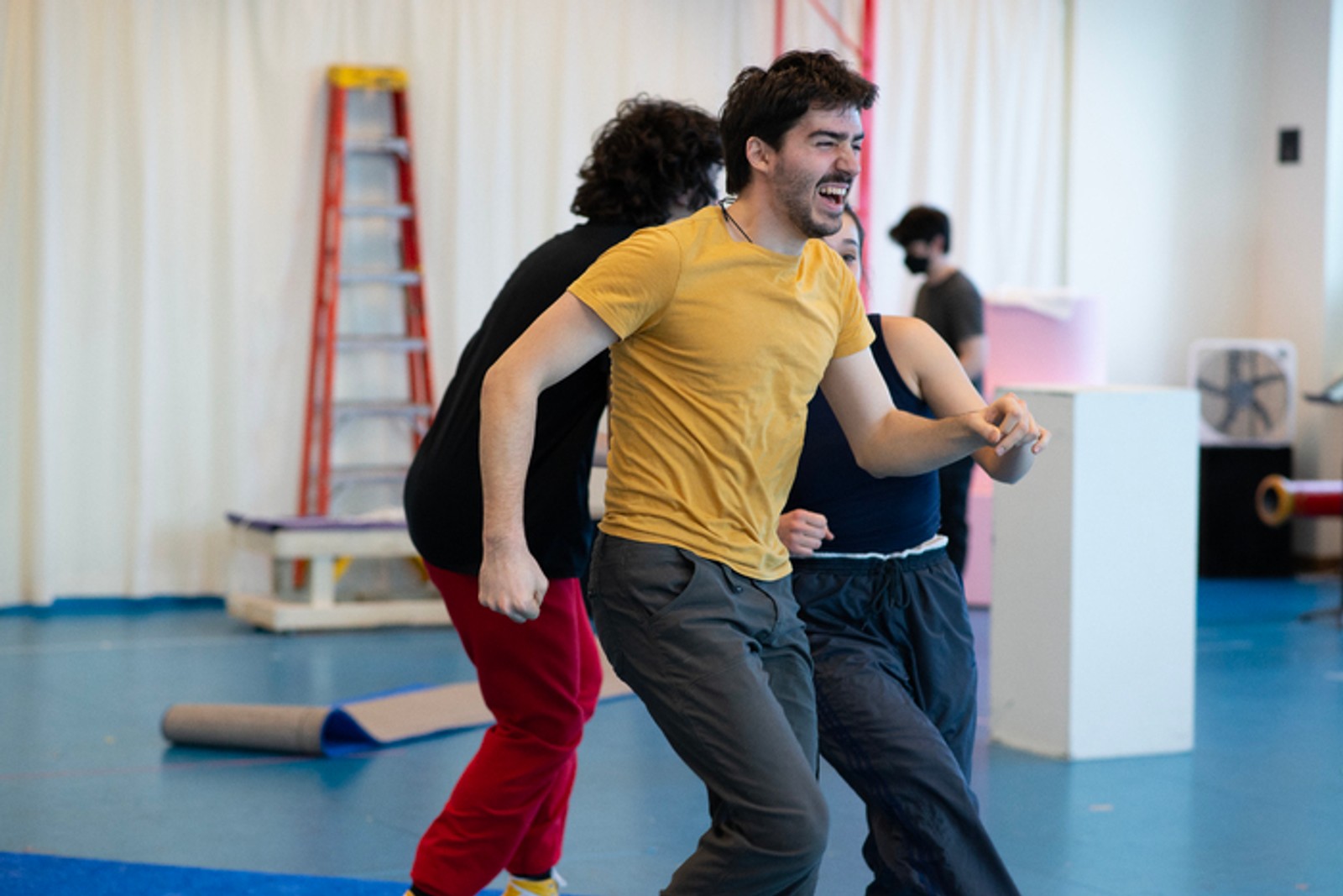 Photos: GO, DOG. GO! • VE PERRO ¡VE! in Rehearsal at Children’s Theatre Company — photo 5 of 21