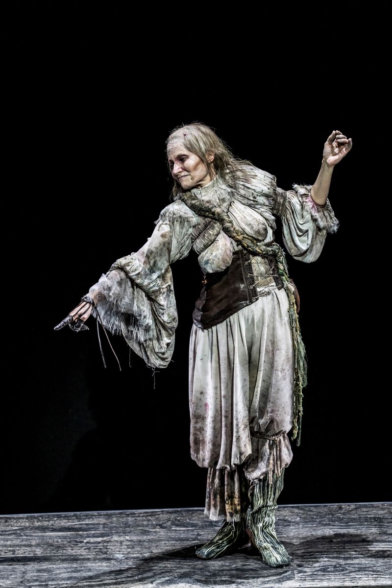Photos/Video: INTO THE WOODS at the Bridge Theatre in London — photo 4 of 16