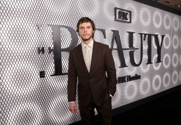 Evan Peters  Photo