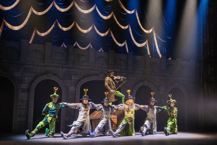 Photos/Video: New Look At SPAMALOT National Tour — photo 9 of 19